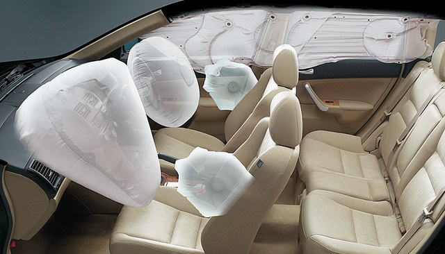 fitur keselamatan berupa SRS Airbag lengkap pada Honda Accord