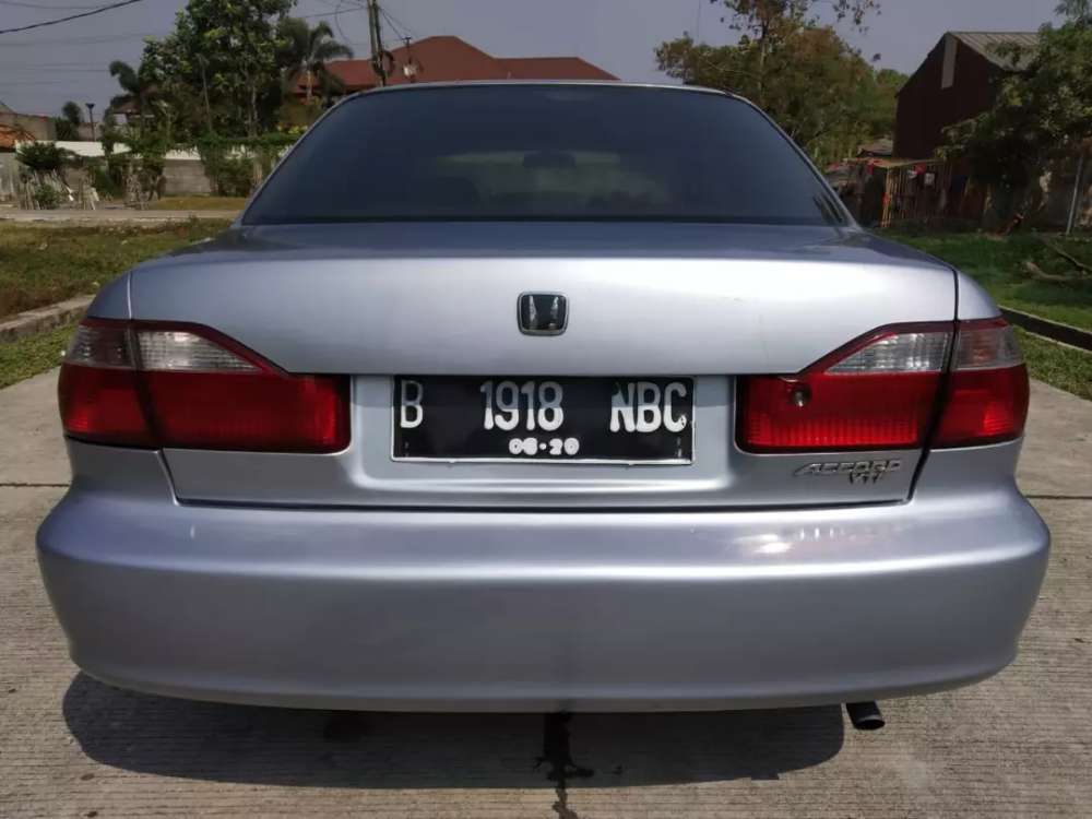 Jual mobil bekas Honda Accord VTi L  2000 dengan harga 